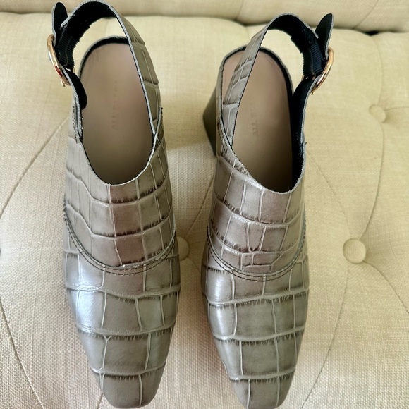 Black Crocodile Pattern Block Heel Mules - Picture 2 of 7